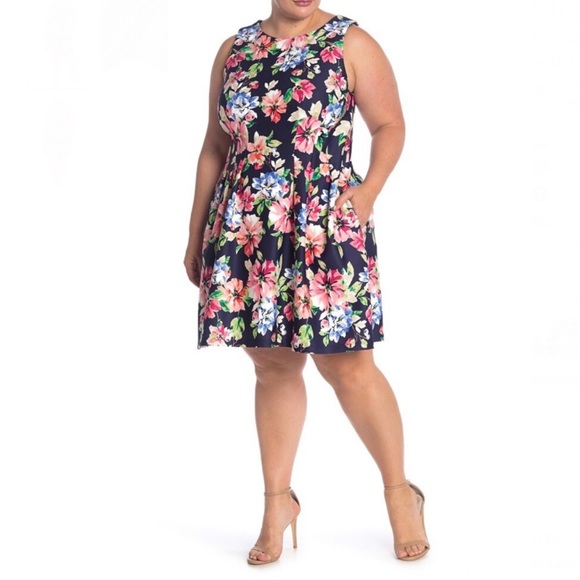 Vince Camuto Dresses & Skirts - VINCE CAMUTO | NWT Floral Fit & Flare Scuba Dress